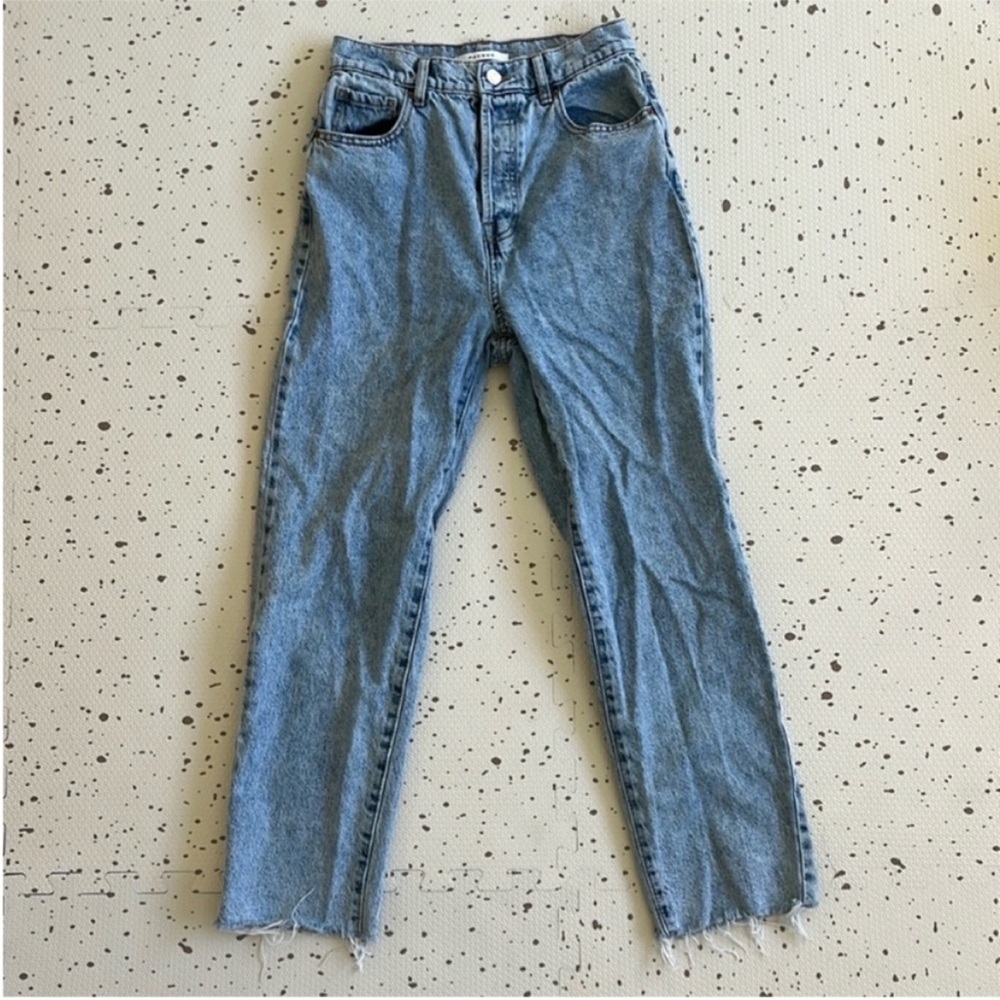 💘 PACSUN - HIGH RISE STRAIGHT JEAN LIGHT WASH RAW HEM